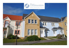 Forth View- stylish upper apartment with sea views